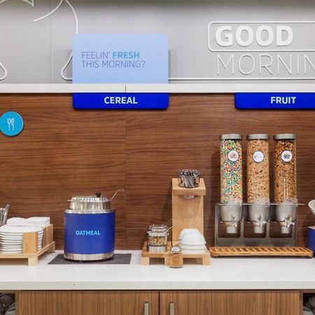 Holiday Inn Express & Suites - Elizabethtown North By Ihg Εξωτερικό φωτογραφία