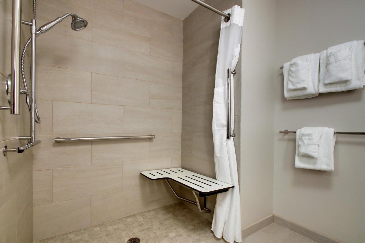 Holiday Inn Express & Suites - Elizabethtown North By Ihg Εξωτερικό φωτογραφία